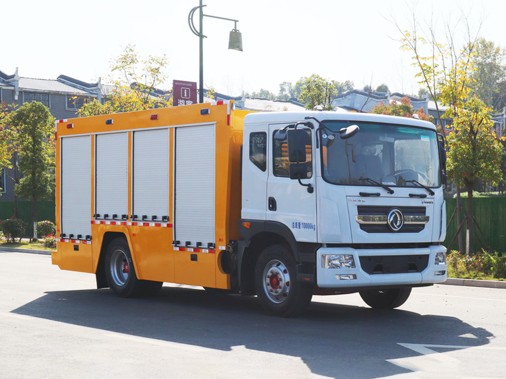 东风D9大流量排水车